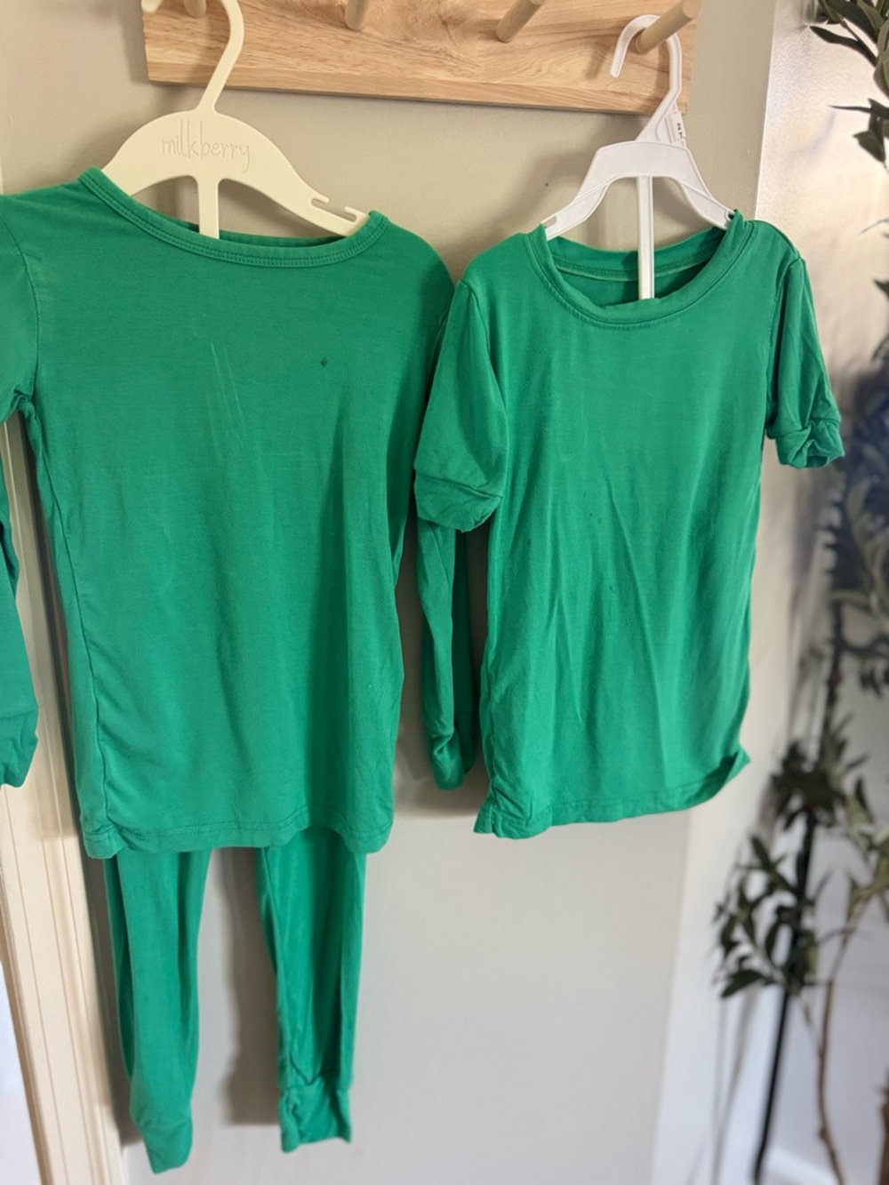Bundle of Joy Bright Green Bamboo Pajama Set - 3T (Read Description)
